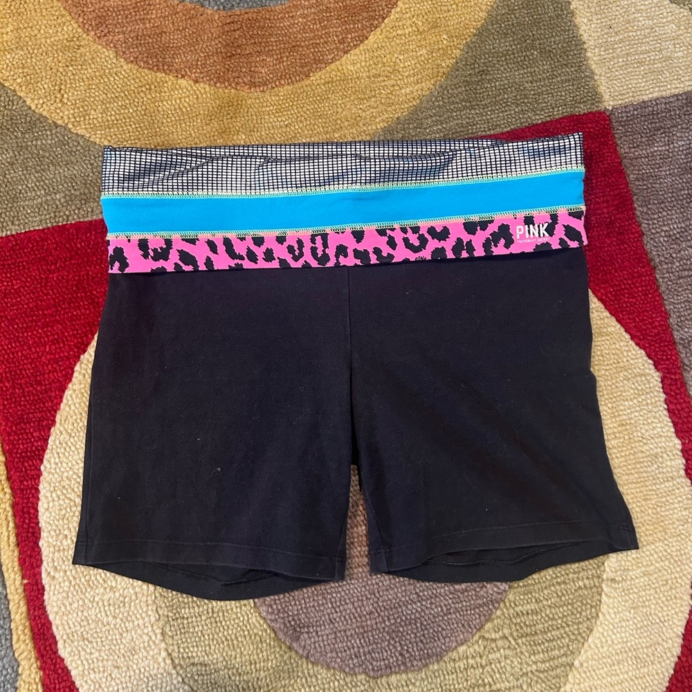 Victoria’s Secret PINK Yoga Y2K Style
Vintage Fold Over Waistband Black Shorts M